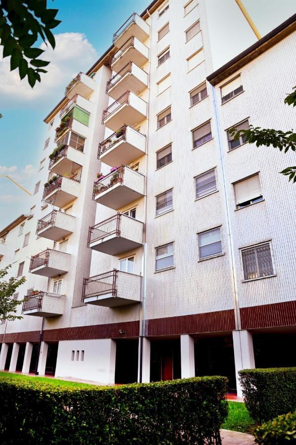 Hotel Lucca 22 Milán Exterior foto